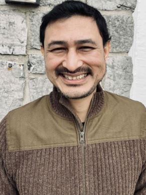 Profile of Robin Piya